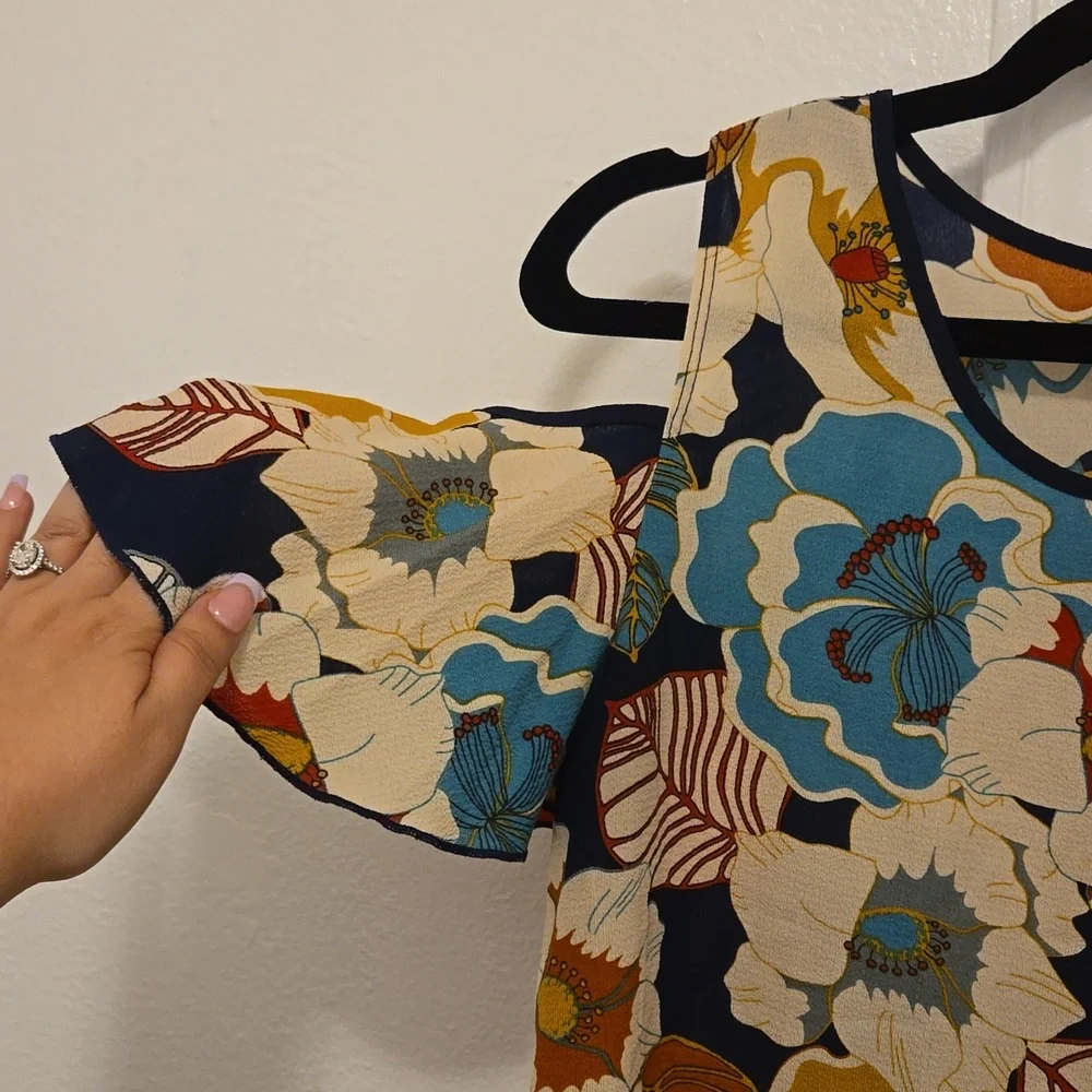 Blouse - Picture 2 of 4